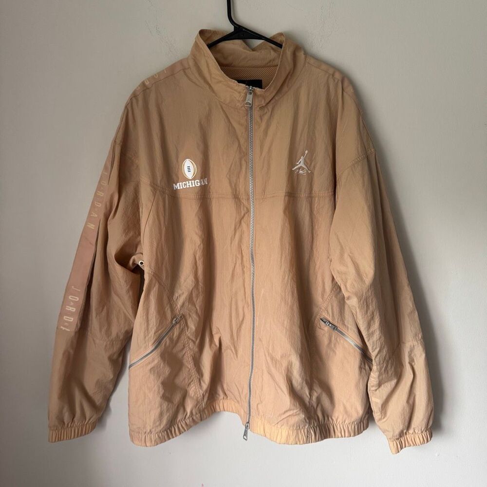 Jordan Michigan Wolverines Warmup Windbreaker Jacket Size XXL Tan